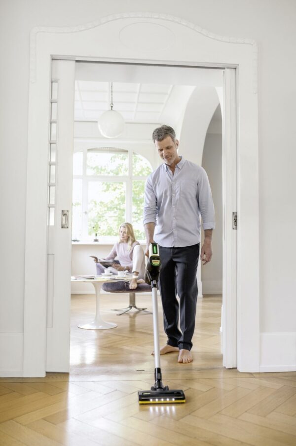 VC-7-Cordless-yourMax-living-room-wooden-floor-app-01-CI20-Web-1600-Max