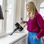 VC-7-Signature-2-in-1-furniture-brush-living-room-window-sill-app-05-CI20-Web-1600-Max