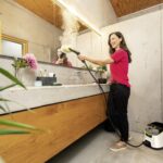 SC-5-Deluxe-Signature-bathroom-mirror-app-01-CI20-Web-1600-Max