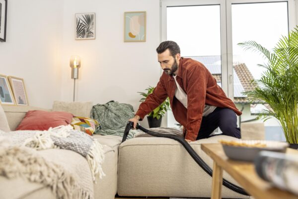 SE-5-crevice-nozzle-couch-app-03-CI20-300-dpi